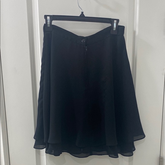 Black high rise float skirt - Picture 3 of 5